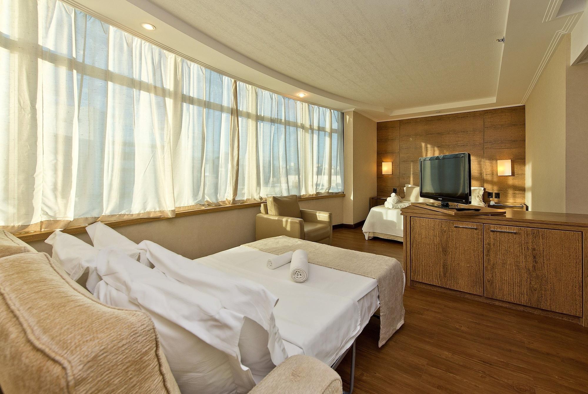 Majestic Palace Hotel Florianopolis Ngoại thất bức ảnh A room at the hotel