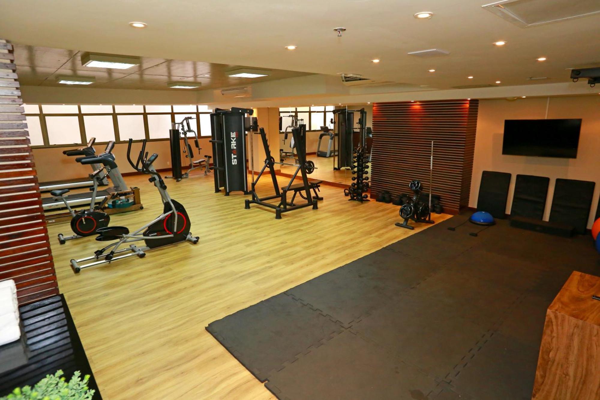 Majestic Palace Hotel Florianopolis Ngoại thất bức ảnh A gym in a hotel
