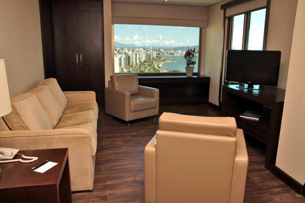 Majestic Palace Hotel Florianopolis Ngoại thất bức ảnh Living room of a suite at the hotel
