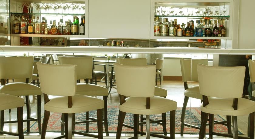 Majestic Palace Hotel Florianopolis Ngoại thất bức ảnh The bar at the 2006 London Hilton on Park Street